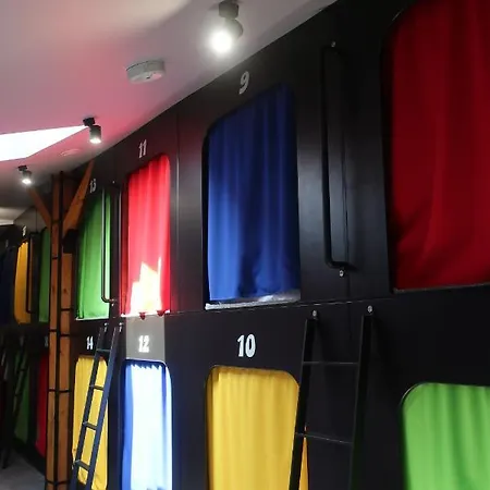 Kapsuła Hostel *